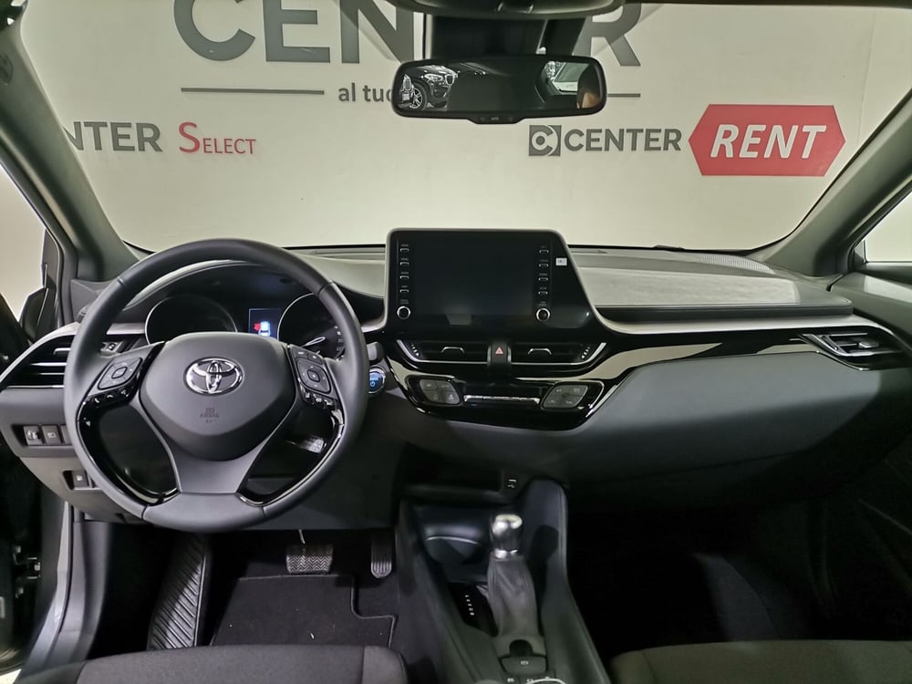 Toyota Toyota C-HR nuova a Salerno (7)