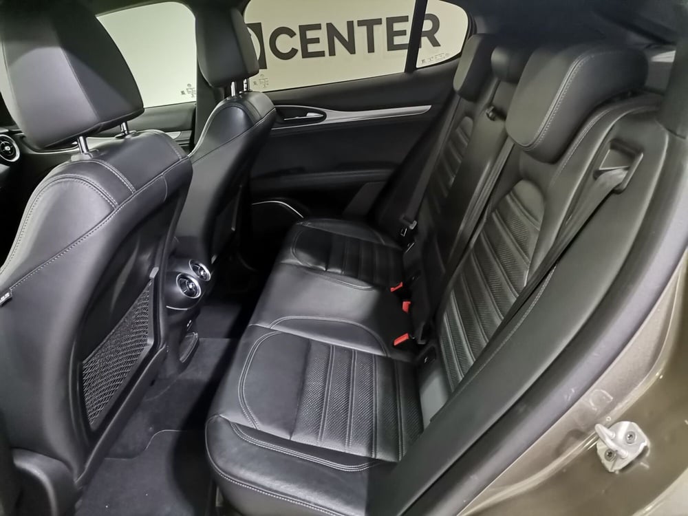 Alfa Romeo Stelvio usata a Salerno (10)