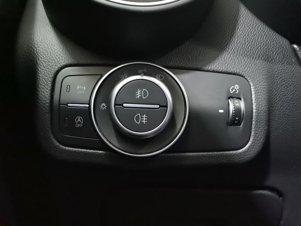 Alfa Romeo Stelvio usata a Salerno (16)