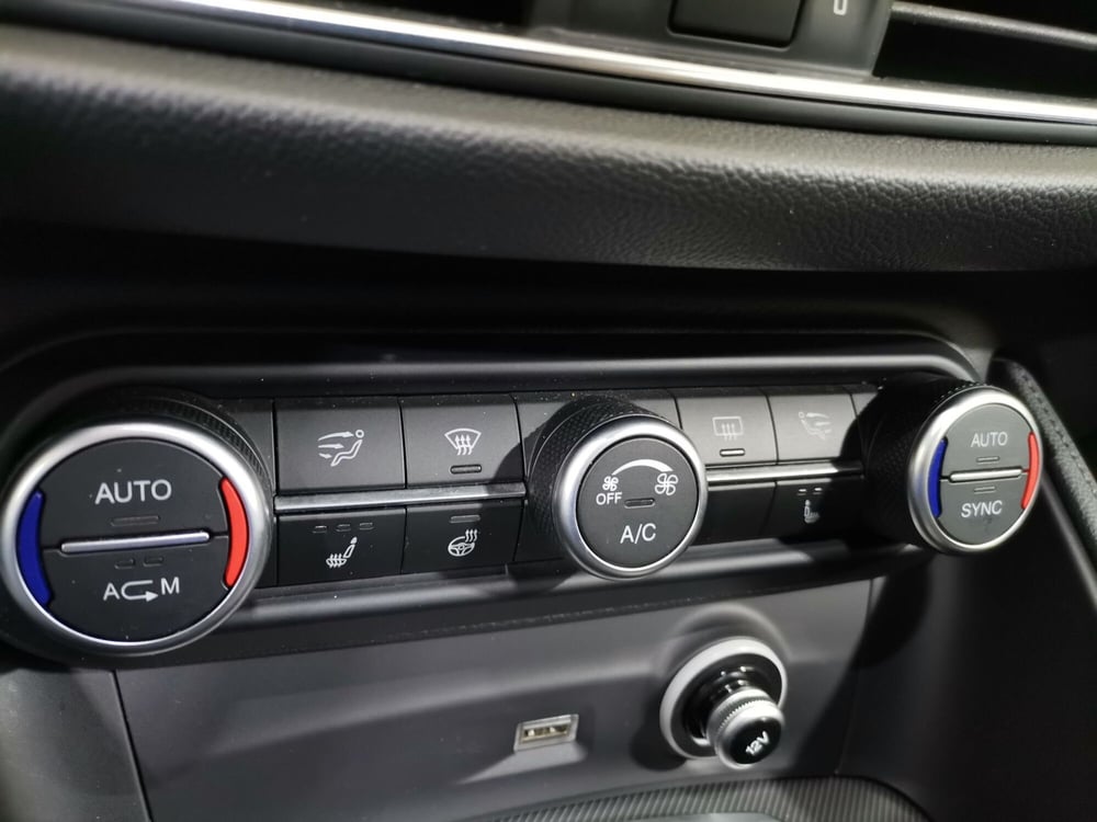 Alfa Romeo Stelvio usata a Salerno (17)