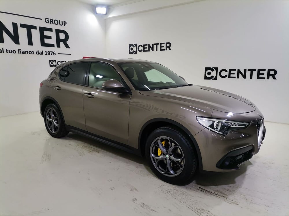 Alfa Romeo Stelvio usata a Salerno (3)
