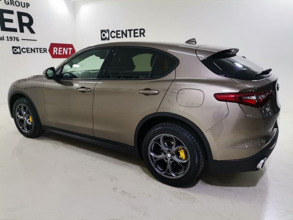 Alfa Romeo Stelvio usata a Salerno (4)