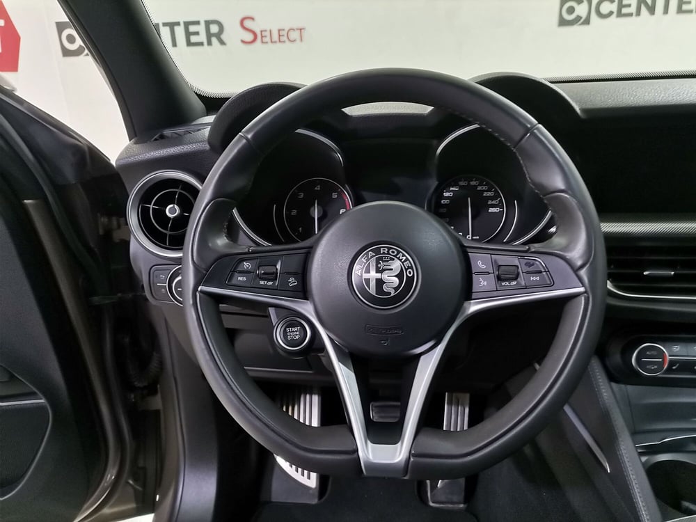 Alfa Romeo Stelvio usata a Salerno (8)