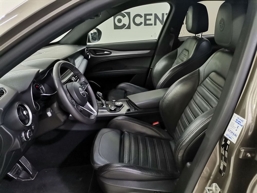 Alfa Romeo Stelvio usata a Salerno (9)