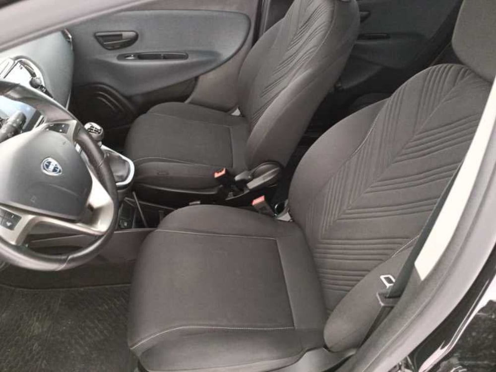 Lancia Ypsilon usata a Treviso (11)