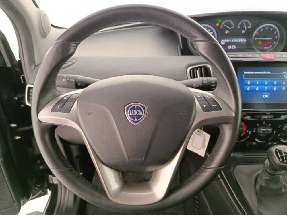 Lancia Ypsilon usata a Treviso (13)
