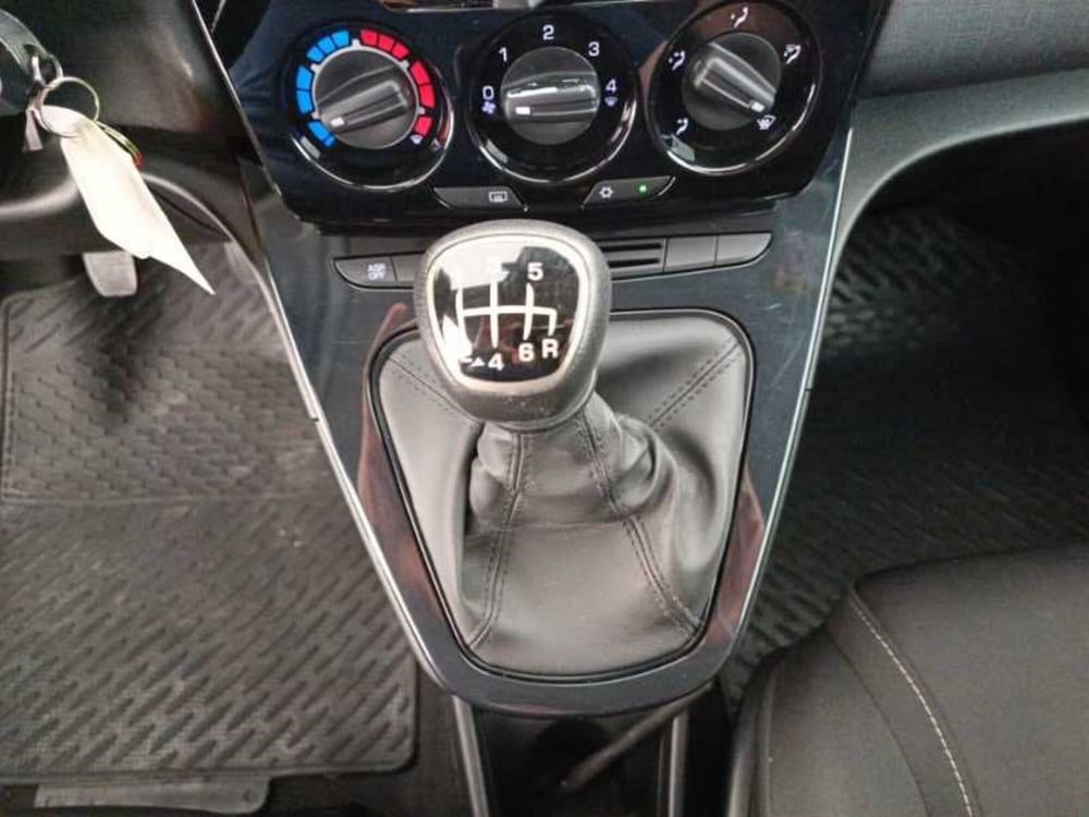 Lancia Ypsilon usata a Treviso (17)
