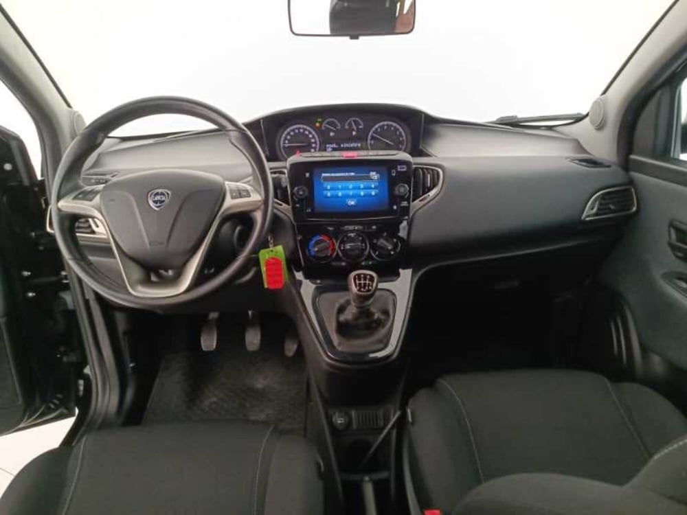 Lancia Ypsilon usata a Treviso (9)