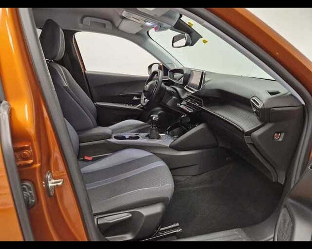 Peugeot 2008 usata a Milano (9)