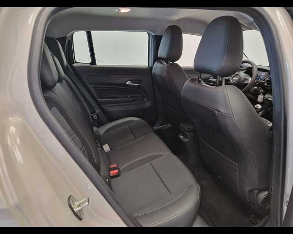 Jeep Avenger usata a Milano (11)