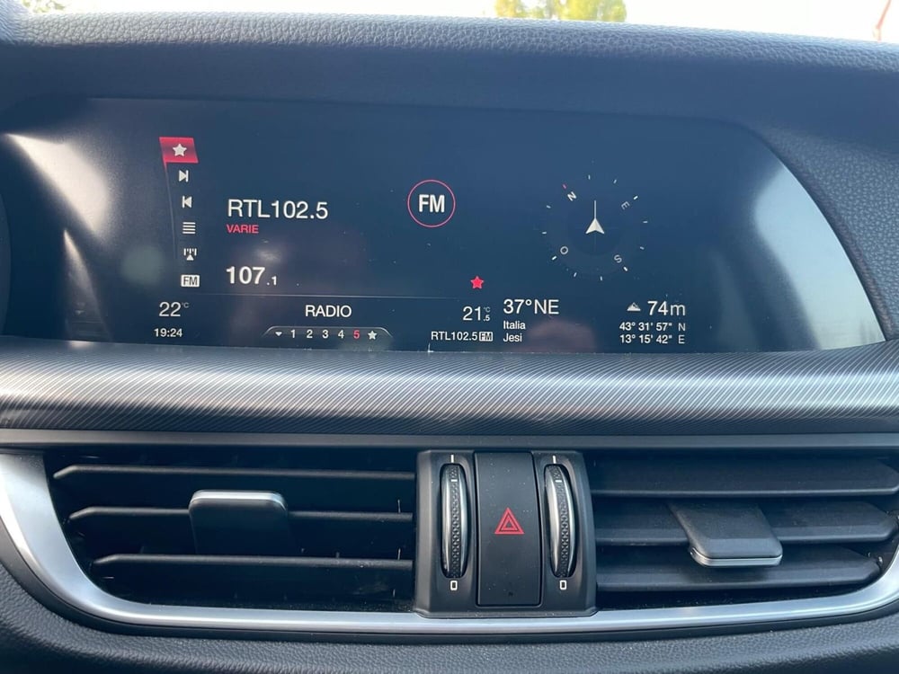 Alfa Romeo Stelvio usata a Ancona (14)