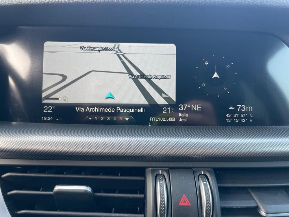 Alfa Romeo Stelvio usata a Ancona (15)