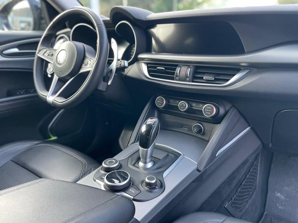 Alfa Romeo Stelvio usata a Ancona (17)