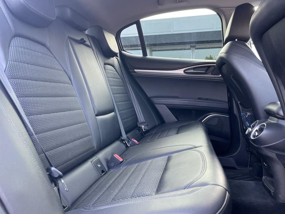Alfa Romeo Stelvio usata a Ancona (18)