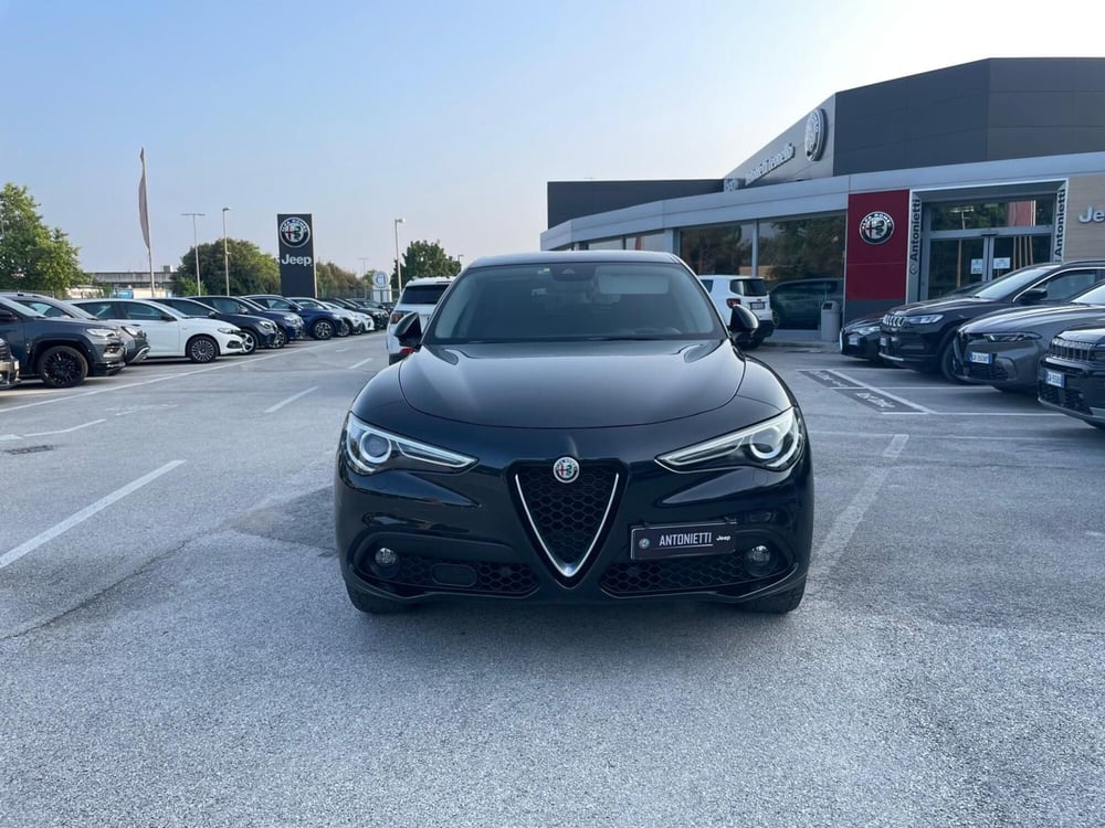 Alfa Romeo Stelvio usata a Ancona (2)
