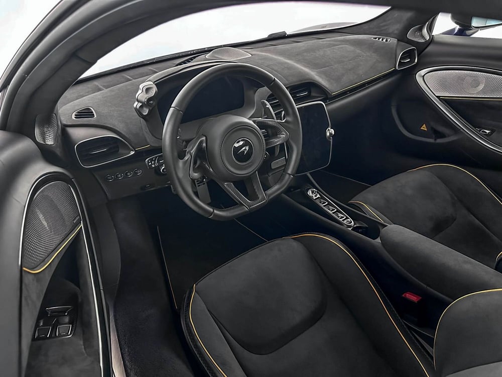 McLaren Artura Coupé usata a Milano (9)