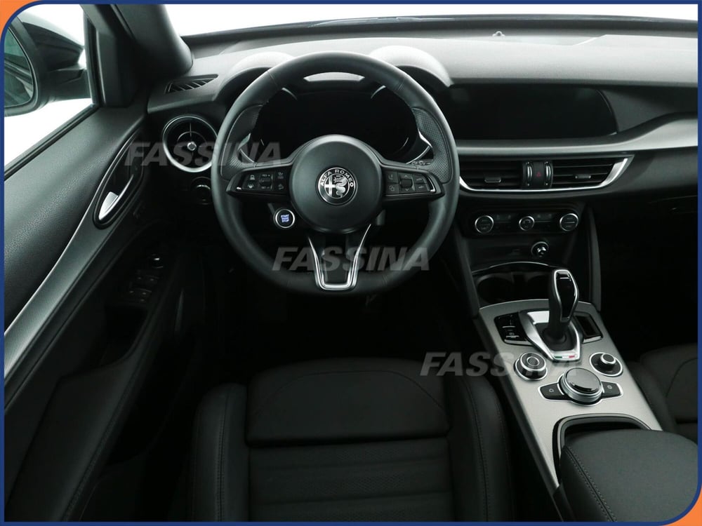 Alfa Romeo Stelvio usata a Milano (10)