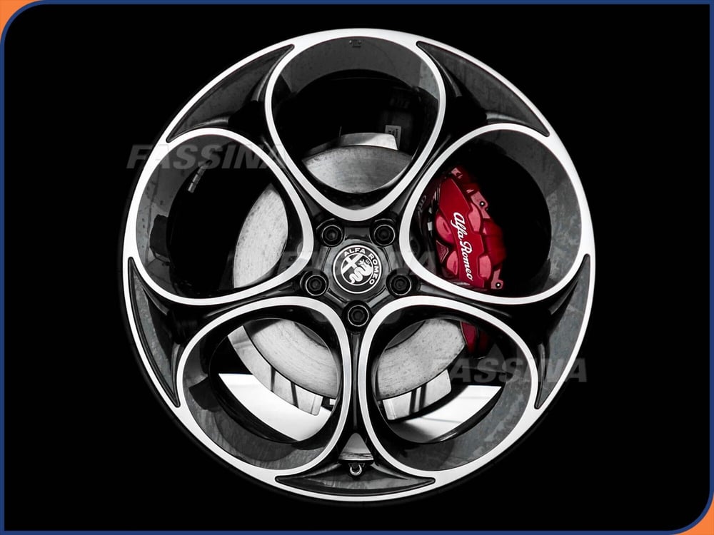 Alfa Romeo Stelvio usata a Milano (7)
