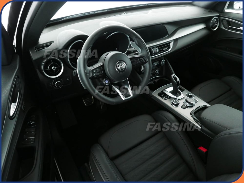 Alfa Romeo Stelvio usata a Milano (9)