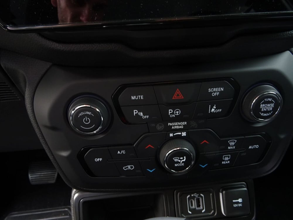 Jeep Renegade nuova a Lucca (10)