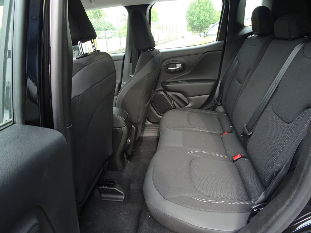 Jeep Renegade nuova a Lucca (13)