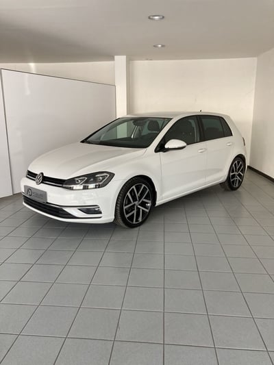 Volkswagen Golf Variant 2.0 TDI DSG Highline BlueMotion Technology del 2018 usata a Barletta