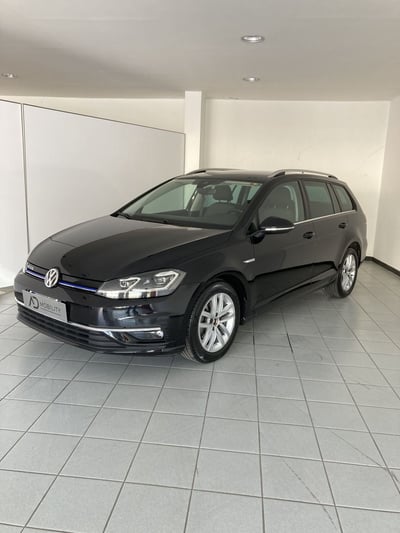 Volkswagen Golf Variant 1.5 TGI 5p. Trendline BlueMotione Tech. del 2020 usata a Barletta