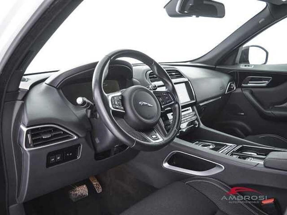 Jaguar F-Pace usata a Perugia (8)