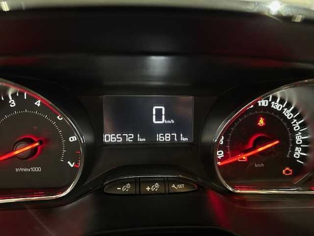 Peugeot 208 usata a Genova (11)