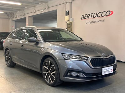 Skoda Octavia Station Wagon 2.0 TDI EVO SCR 150 CV DSG 4x4 Wagon Executive del 2022 usata a Verona