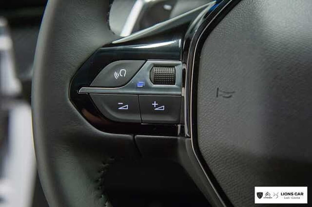 Peugeot 208 nuova a Lodi (17)