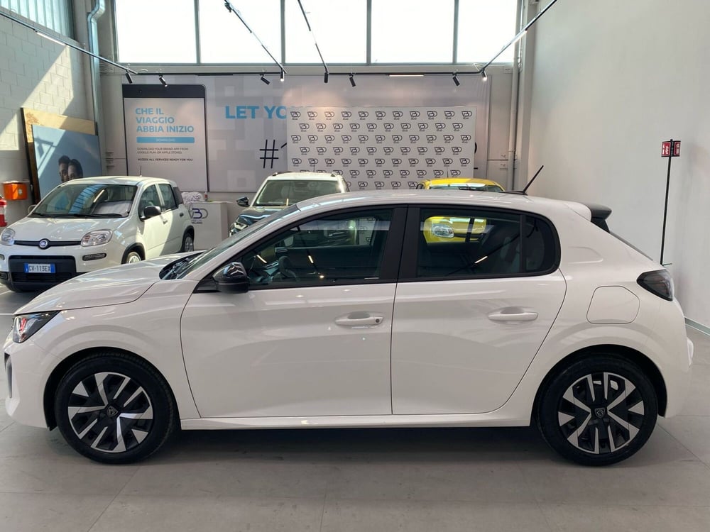 Peugeot 208 nuova a Milano (2)