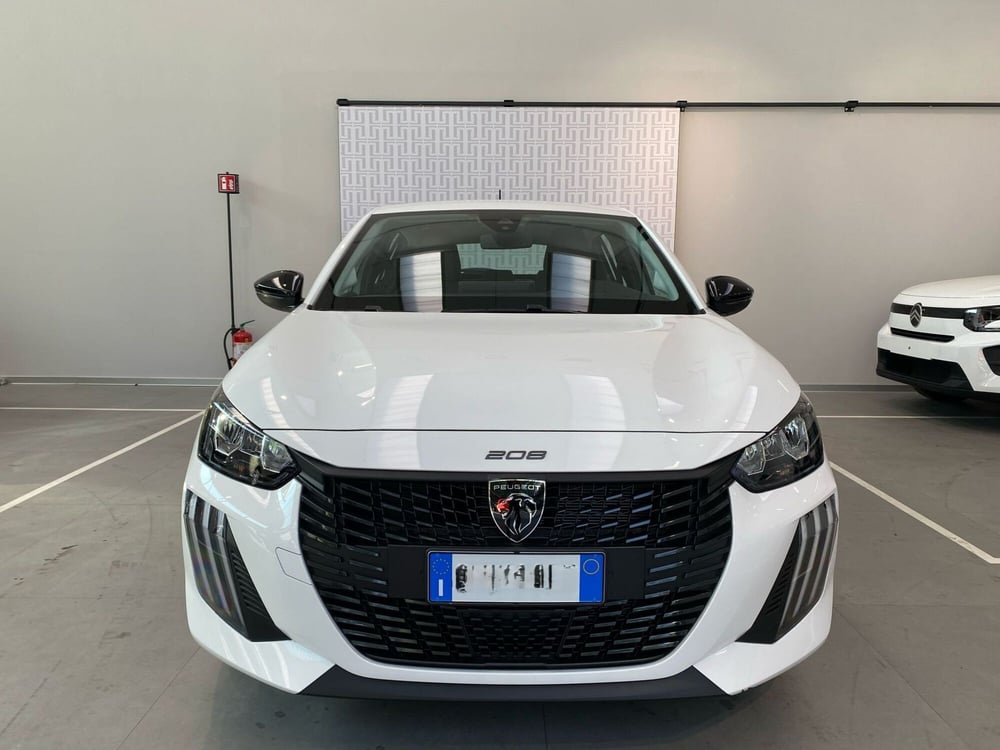 Peugeot 208 nuova a Milano (8)