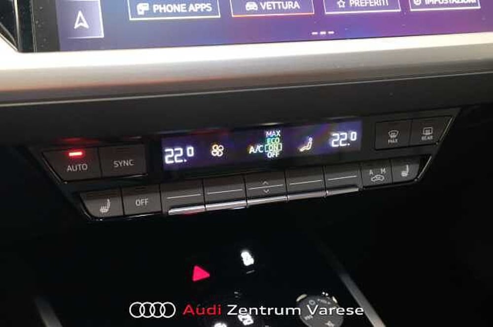 Audi Q4 nuova a Varese (14)