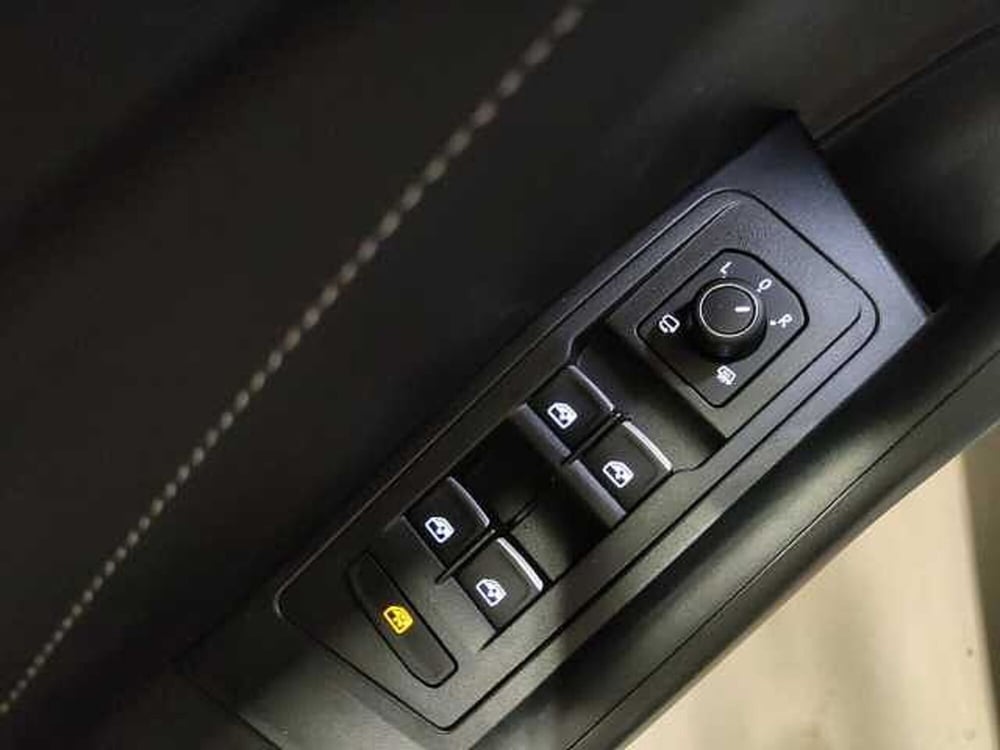 Volkswagen T-Roc nuova a Como (8)