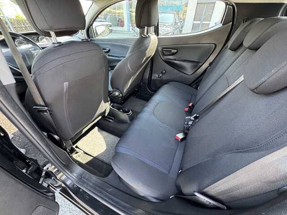 Lancia Ypsilon usata a Torino (13)