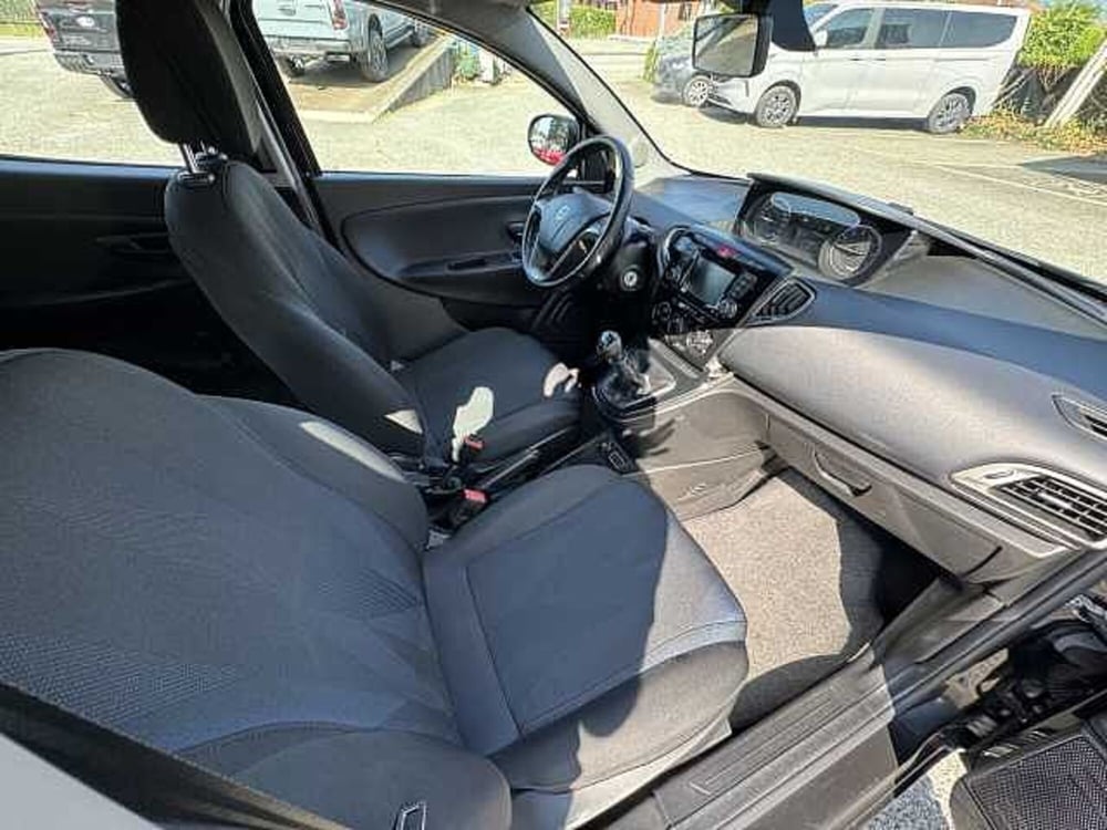 Lancia Ypsilon usata a Torino (15)
