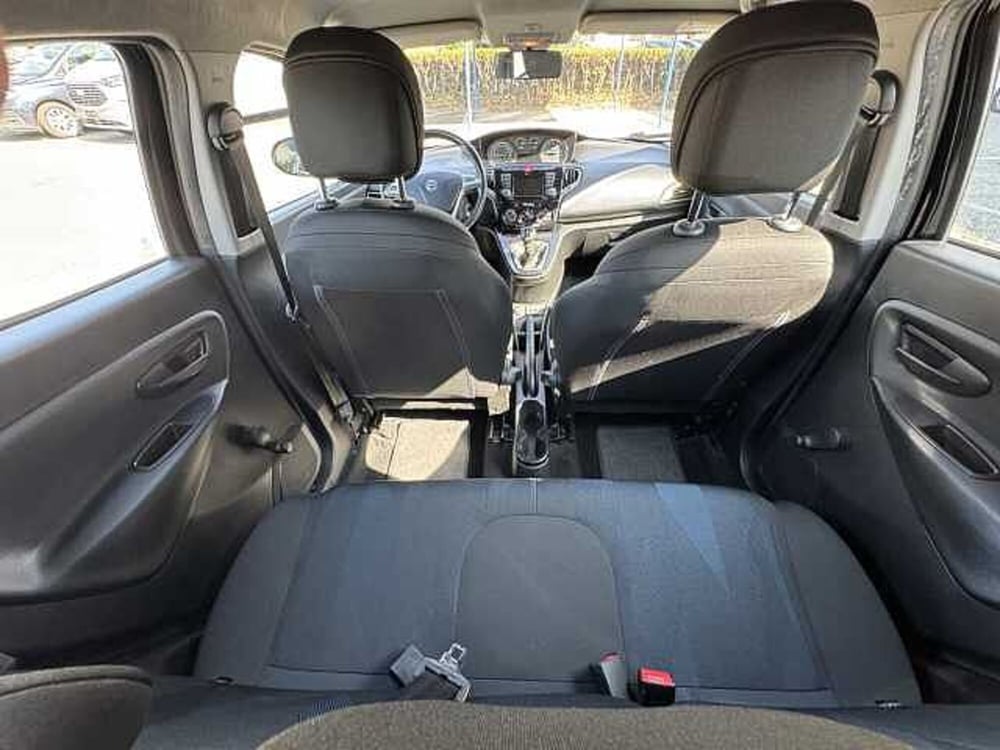 Lancia Ypsilon usata a Torino (16)