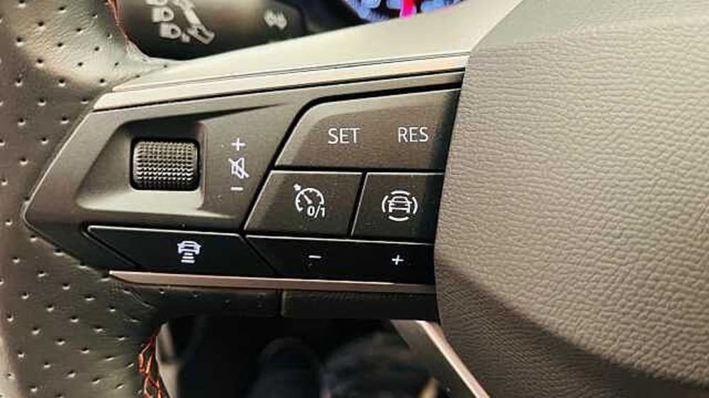SEAT Arona usata a Milano (8)