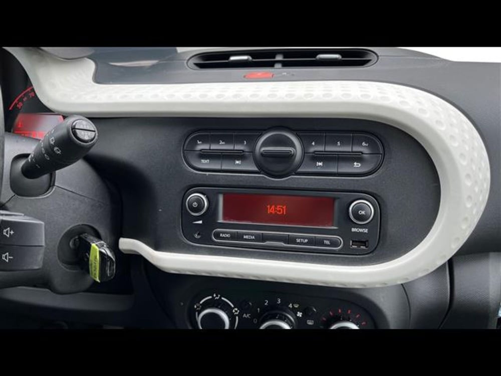 Renault Twingo usata a Lecce (12)