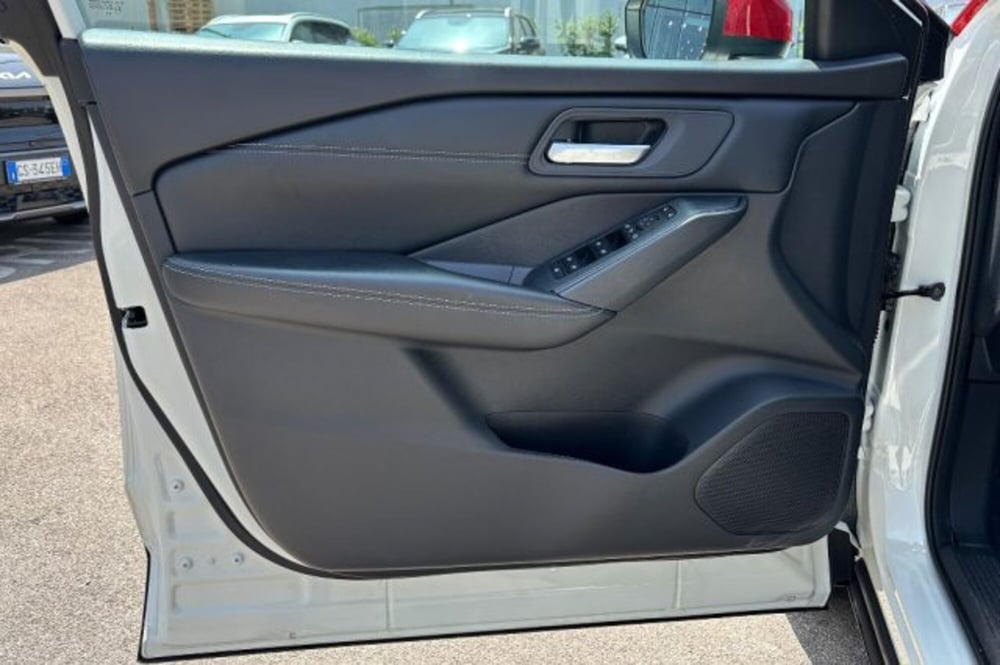 Nissan Qashqai usata a Latina (11)