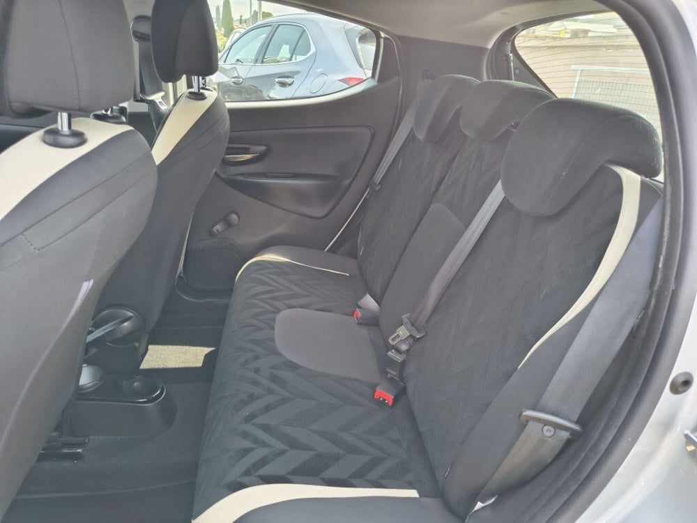 Lancia Ypsilon usata a Firenze (12)