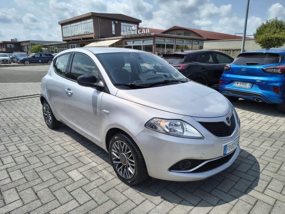 Lancia Ypsilon usata a Firenze (3)