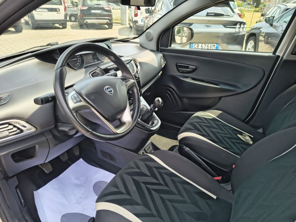Lancia Ypsilon usata a Firenze (8)
