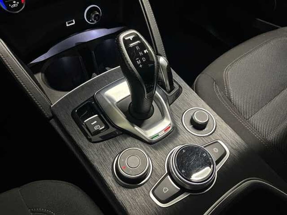 Alfa Romeo Stelvio usata a Catanzaro (15)