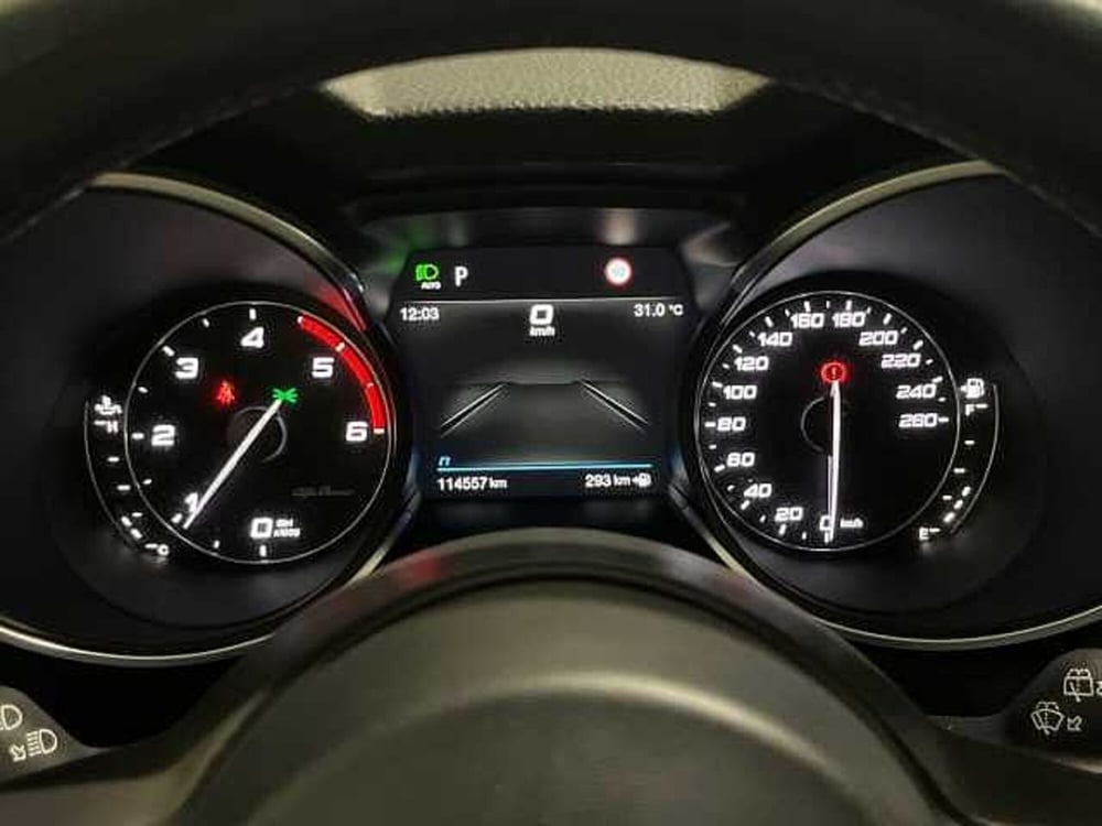 Alfa Romeo Stelvio usata a Catanzaro (16)