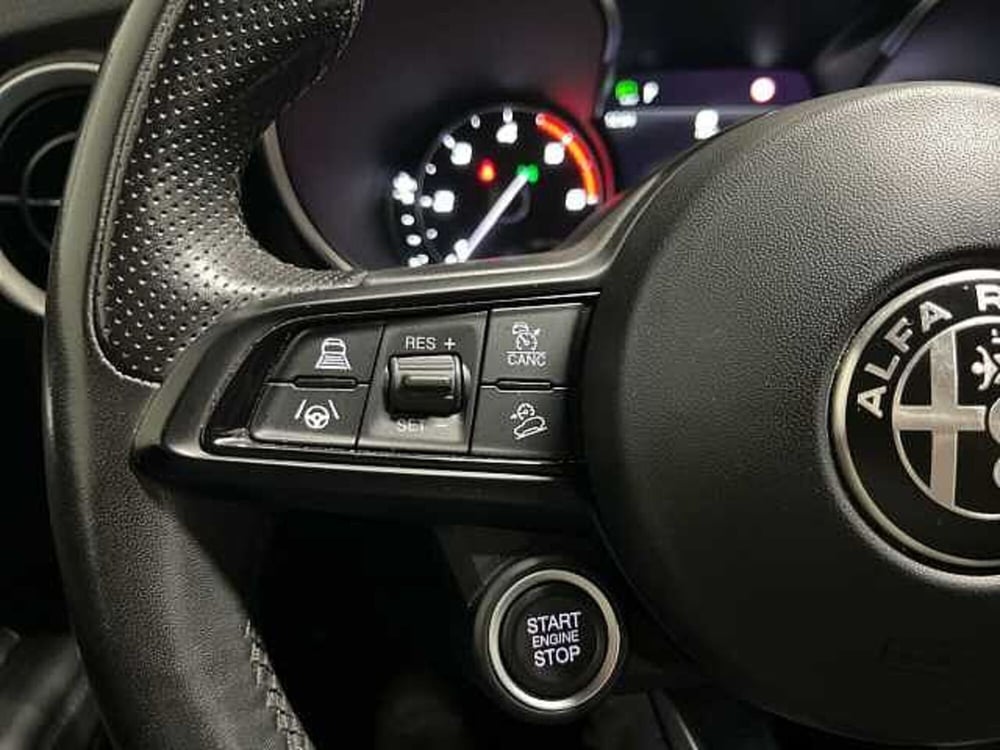 Alfa Romeo Stelvio usata a Catanzaro (20)