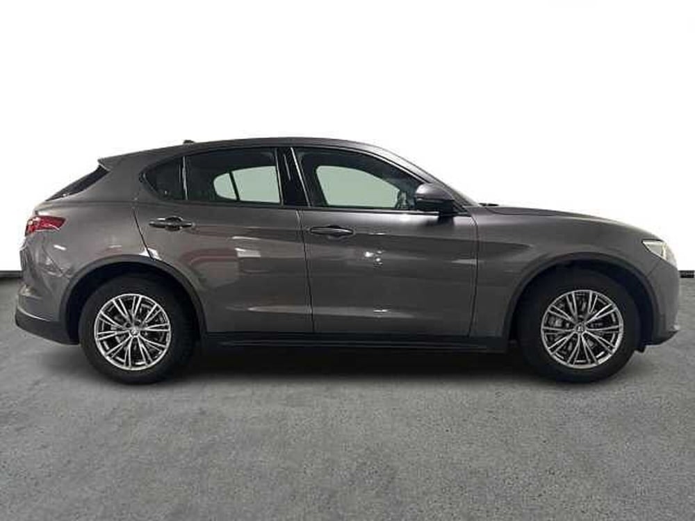 Alfa Romeo Stelvio usata a Catanzaro (3)