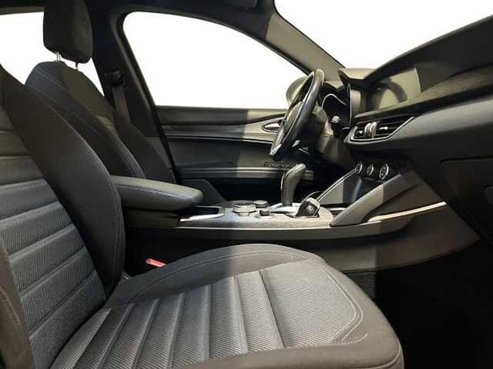 Alfa Romeo Stelvio usata a Catanzaro (6)