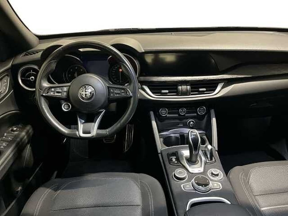 Alfa Romeo Stelvio usata a Catanzaro (9)